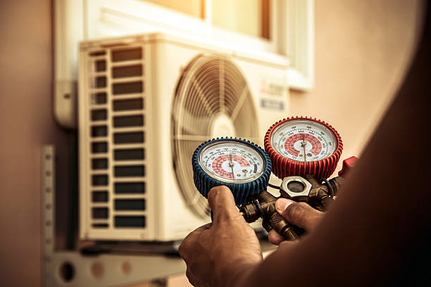 Professional Hvac technician working in Greenwood, TX